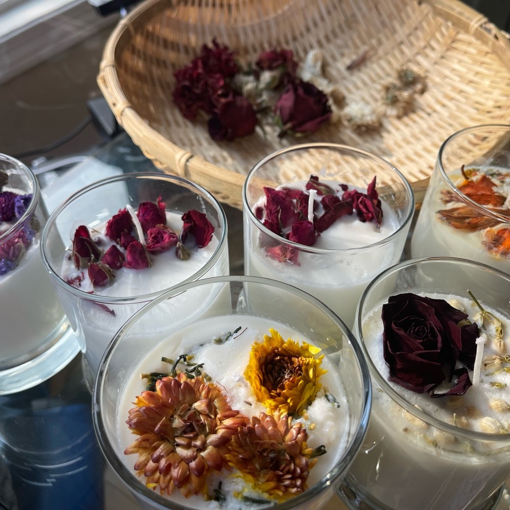 Flower gift candle, personalized gift for friend, Birthday gift for her.